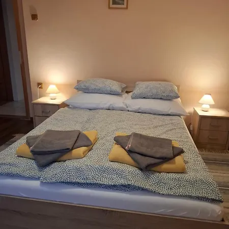 Apartament Emma Vendeghaz *
