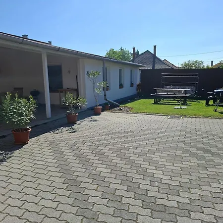 Emma Vendeghaz Sarospatak