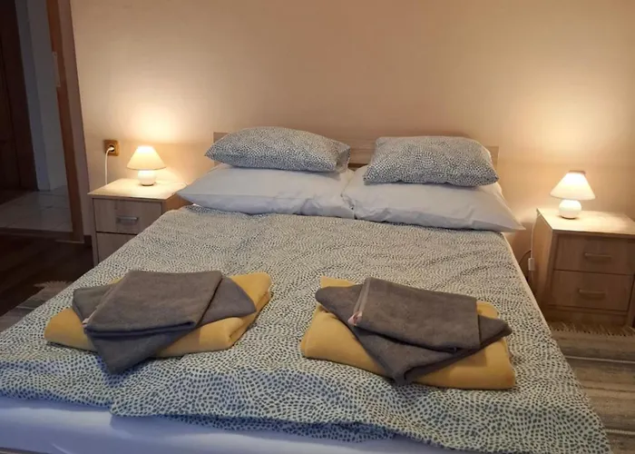 Apartament Emma Vendeghaz *